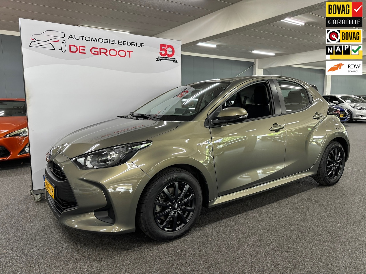 Toyota Yaris - 1.5 Hybrid Active / NL-auto, Automaat, Cruise control, Radio, Airco, Camera - AutoWereld.nl