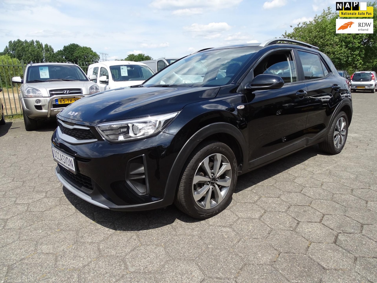 Kia Stonic - 1.2 Urban Edition AIRCO/APPLE CARPLAY/LMV/PDC - AutoWereld.nl