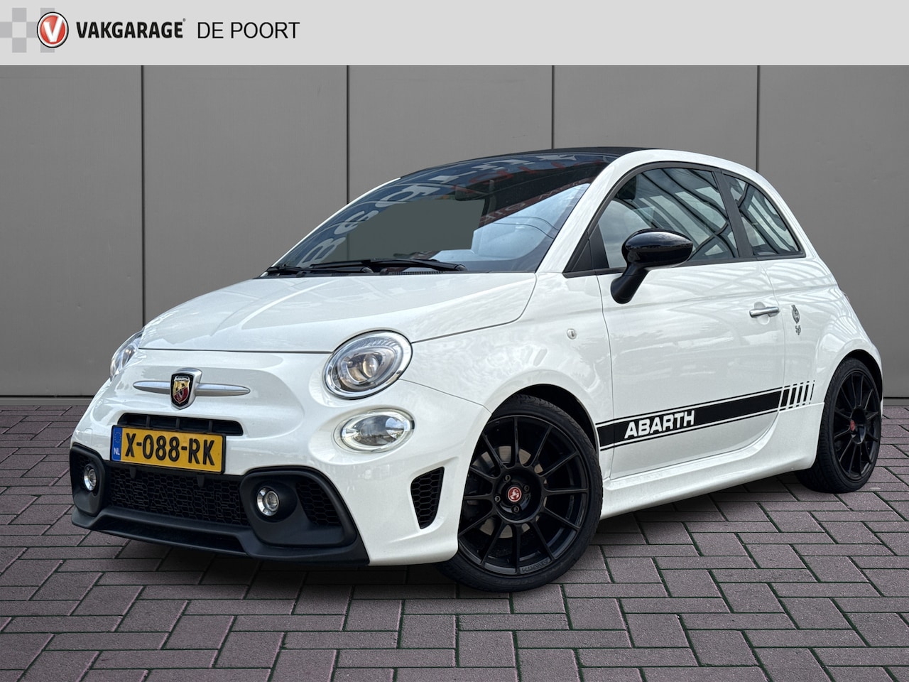 Fiat 500 C - 1.4 T-Jet Abarth 595 70th Anniversary 1.4 T-Jet Abarth 595 70th Anniversary - AutoWereld.nl