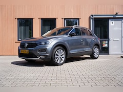 Volkswagen T-Roc - 1.5 TSI Style | Facelift | Trekhaak | Camera