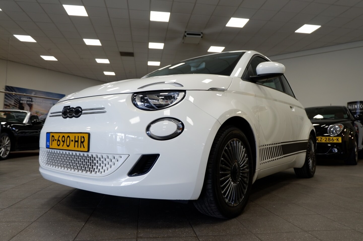 Fiat 500e - Icon 42 kWh 118PK Rijklaarprijs incl Garantie! - AutoWereld.nl