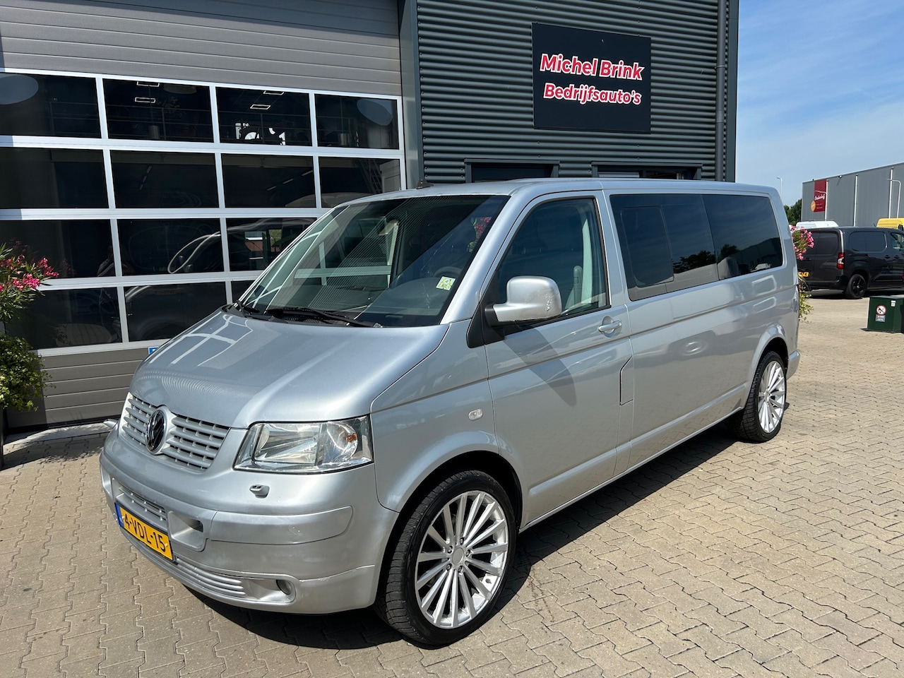 Volkswagen Transporter - 2.5 TDI 340 Dubbele Cabine 131 Pk - AutoWereld.nl