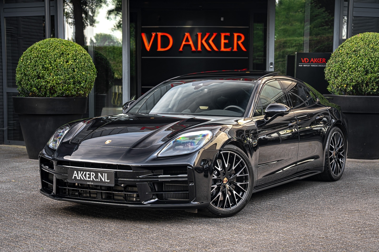 Porsche Panamera - 4 E-Hybrid SportDesign | BOSE | 360° Cam. | BijrijdersDisplay | Adapt. Sportstoelen - AutoWereld.nl