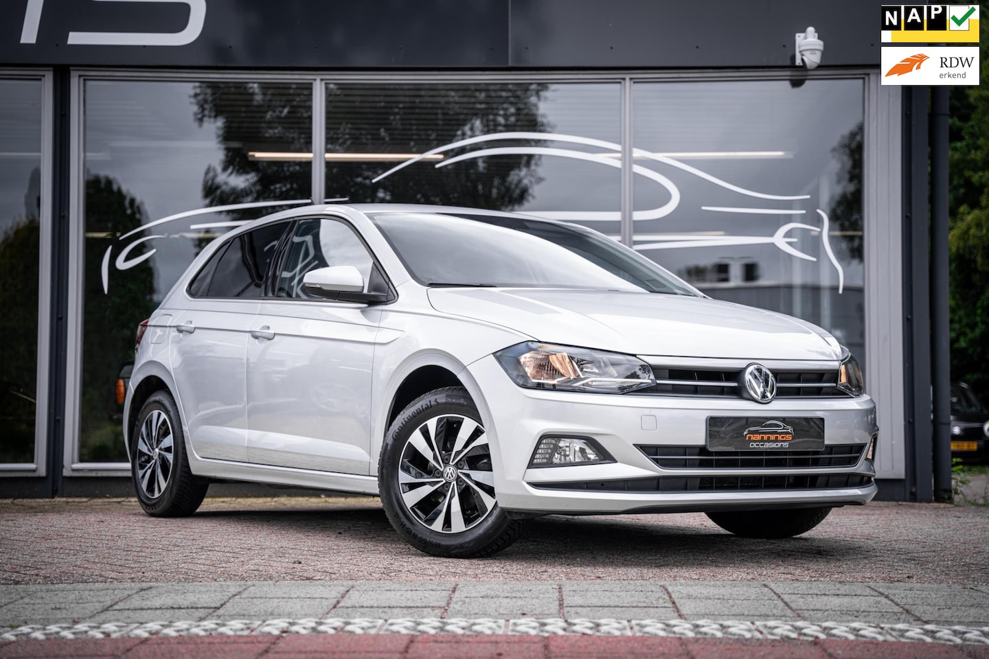 Volkswagen Polo - 1.0 MPI Comfortlinen Carplay|Trekhaak|Cruise control|15"LMV| - AutoWereld.nl