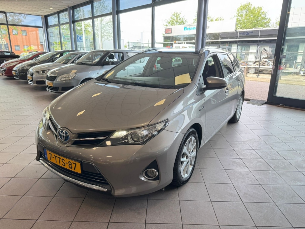Toyota Auris Touring Sports - 1.8 Hybr. Lease APK 10-25 NAVI BJ 2014 !!! - AutoWereld.nl