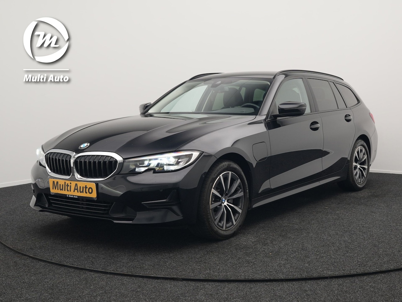 BMW 3-serie Touring - 320e Sportline Plug In Hybrid 204pk Dealer O.H PHEV | Sportstoelen Verwarmd | Camera | App - AutoWereld.nl