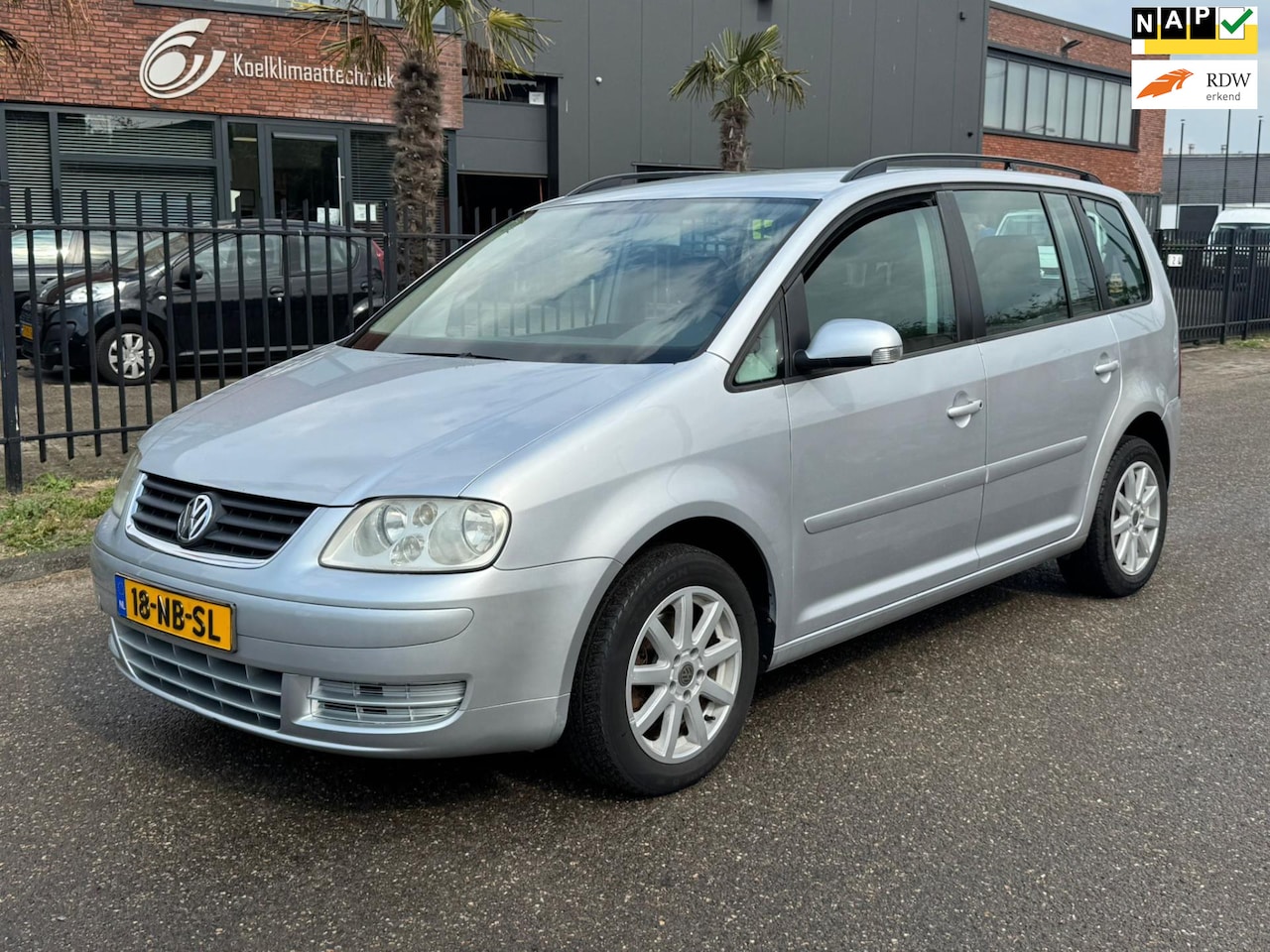Volkswagen Touran - 1.6-16V FSI Trendline EXPORT - AutoWereld.nl