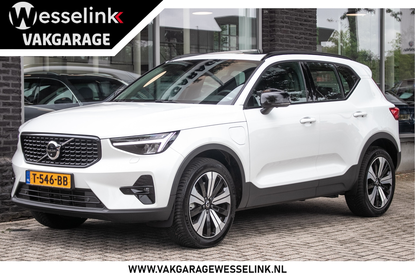 Volvo XC40 - 1.5 T5 Plug-in hybrid Ultimate Dark - All in rijklaarprijs | Schuifdak | Trekhaak wegklapb - AutoWereld.nl