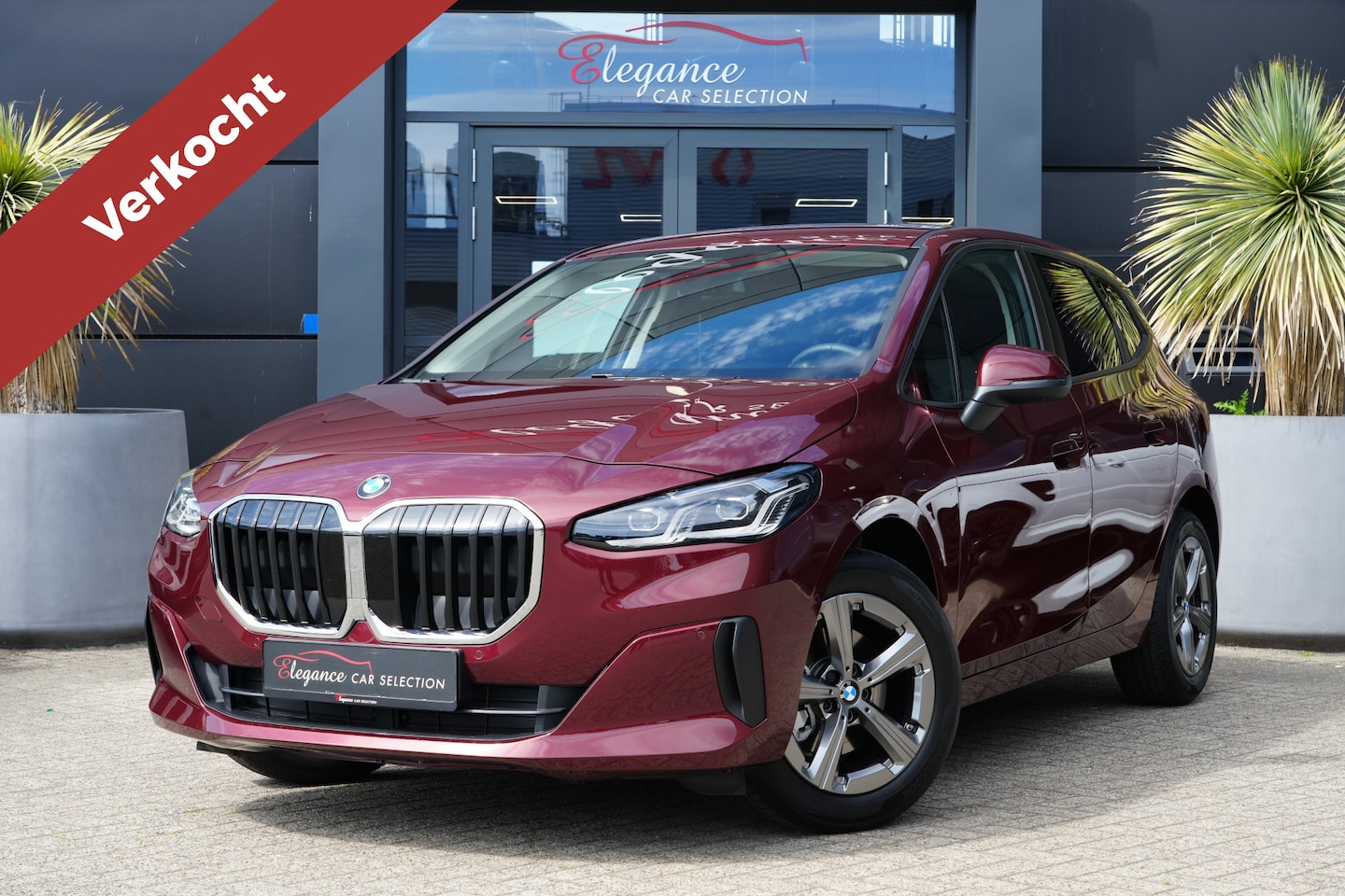BMW 2-serie Active Tourer - 216i 123pk Navigatie/Stoelverwarming/Camera - AutoWereld.nl