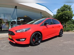 Ford Focus - 1.5 150 PK Red Edition
