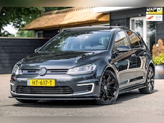 Volkswagen Golf - 1.4 TSI GTE Panoramadak I Leder I NL Auto I NAP I Sideskirts I Spoilers I Stoelverwarming