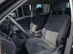 Volkswagen Tiguan - 1.4 TSI eHybrid Elegance | 247km | Matrix | Camera | Keyl. | 30 kleuren Amb. Int. verl. |