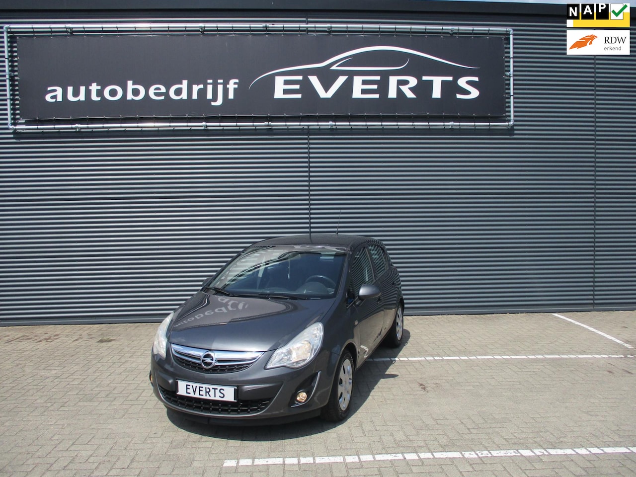 Opel Corsa - 1.2-16V Anniversary Edition zeer mooie en complete auto dealer onderhouden nu scherpe meen - AutoWereld.nl