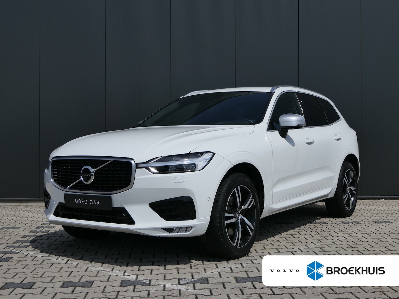 Volvo XC60 - T5 AWD R-Design | Trekhaak | Stoelverwarming | Sportstoelen | 360 camera | BLIS | 19" Lich - AutoWereld.nl