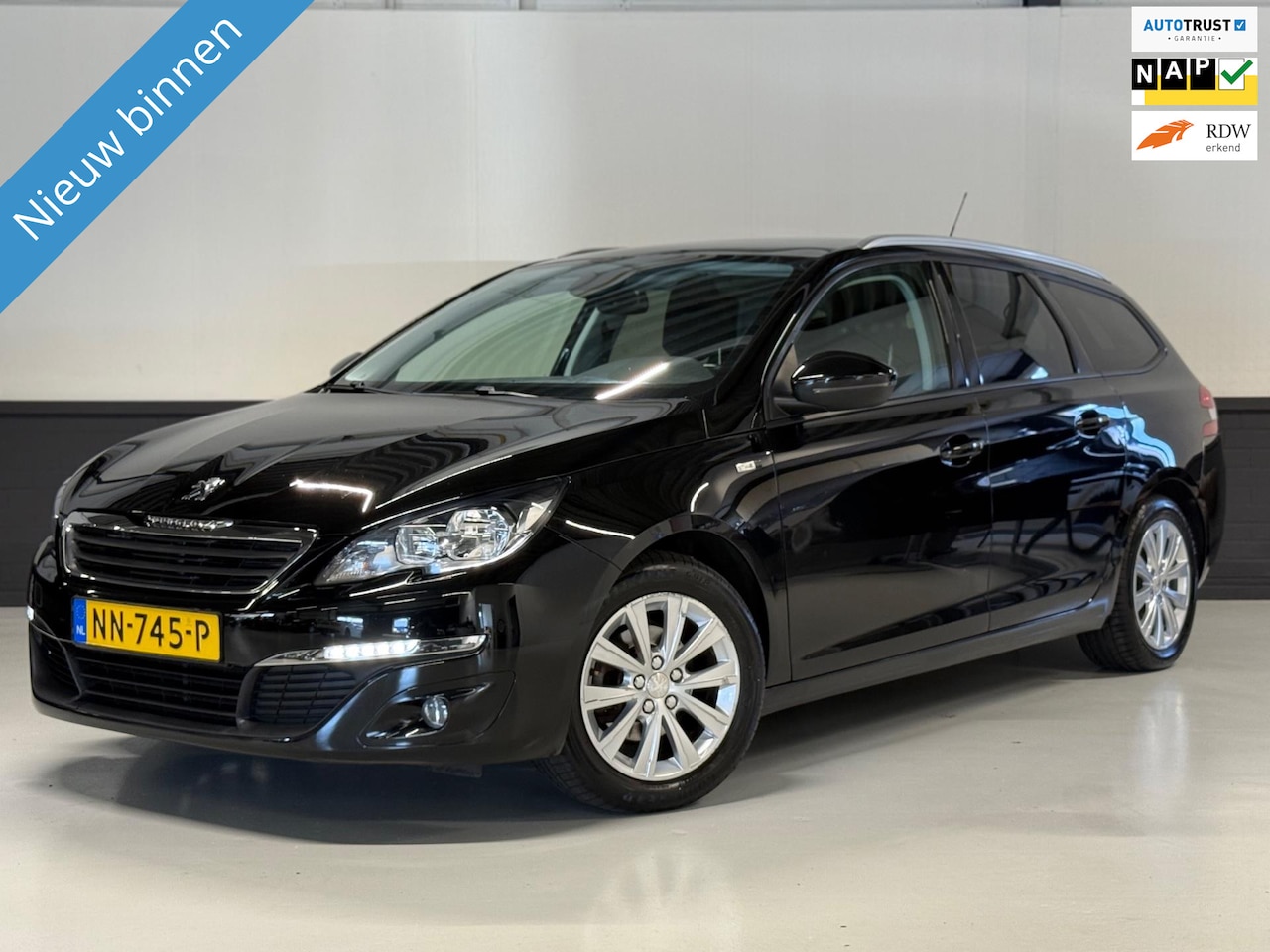 Peugeot 308 SW - 1.2T 110PK Style Navi|Panorama|Trekhaak!! - AutoWereld.nl