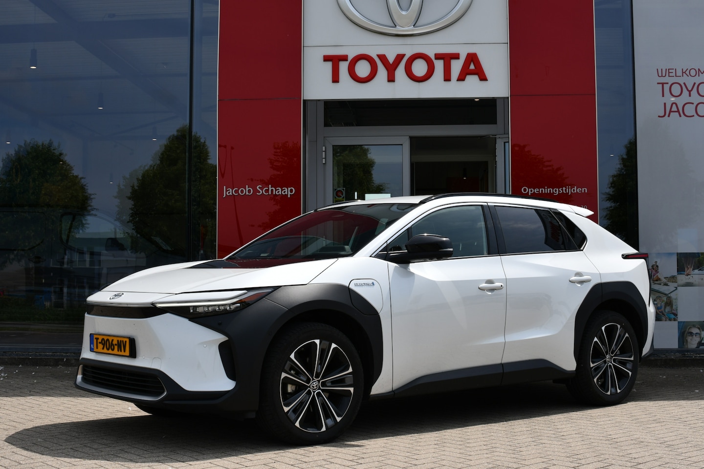 Toyota bZ4X - Premium 71 kWh 204pk | 3-fase | Warmtepomp | Leder | JBL | - AutoWereld.nl