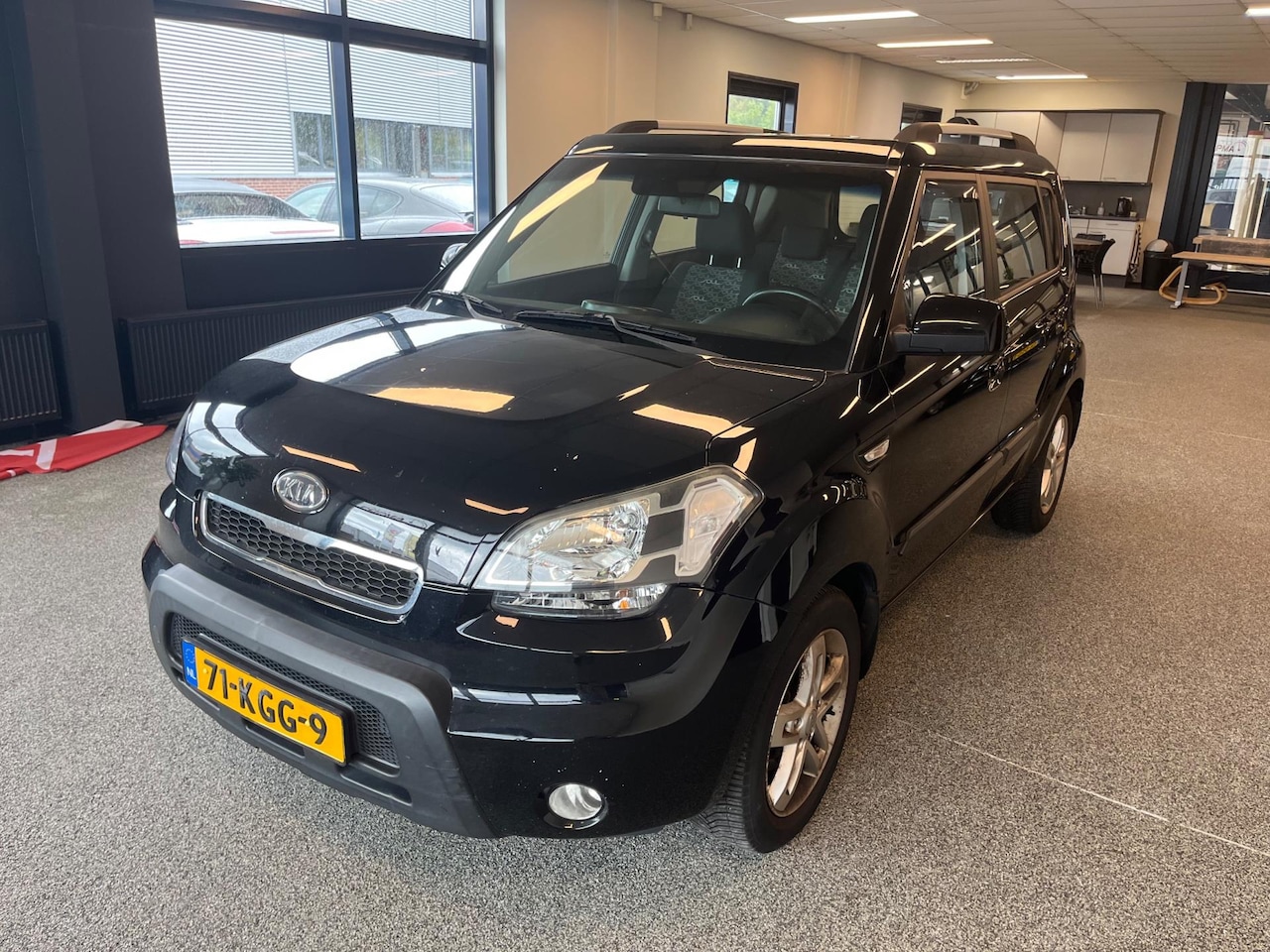 Kia Soul - 1.6 X-tra 126pk / Airconditioning / Hoge instap / 4 seizoenenbanden op LM velgen / Mistlam - AutoWereld.nl