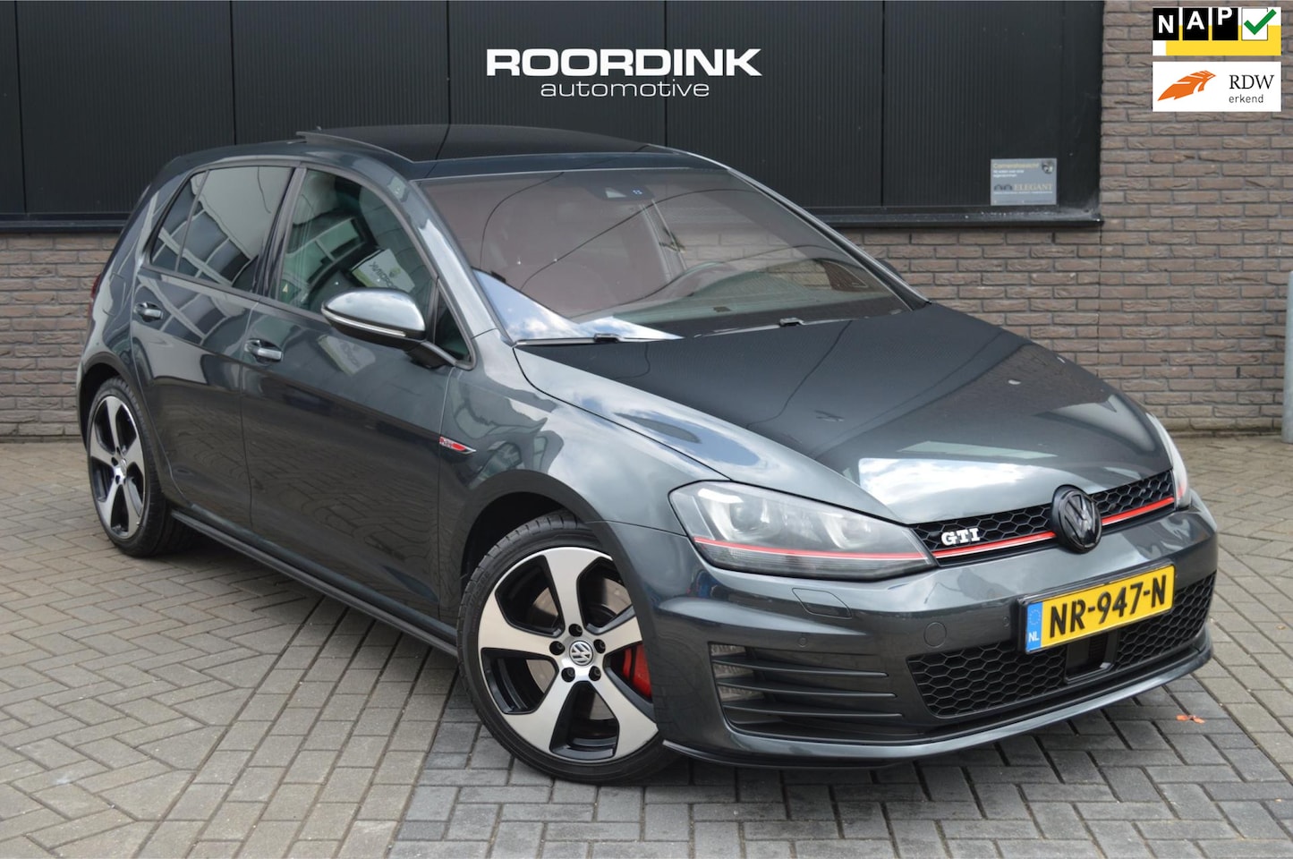 Volkswagen Golf - Adaptief|Camera|Pano|Dynaudio|Keyless - AutoWereld.nl