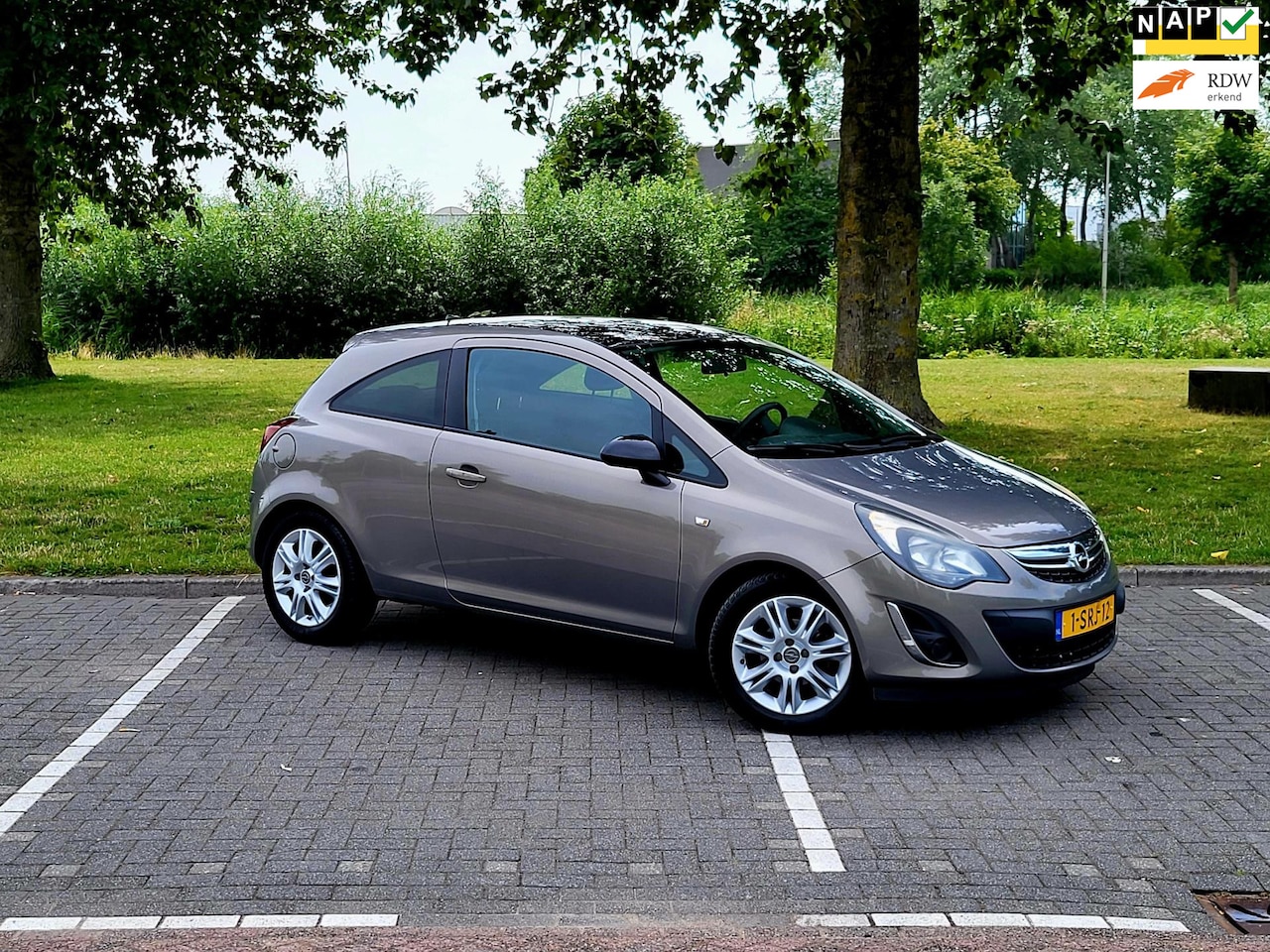 Opel Corsa - 1.4-16V Color Edition / Airco / Navi / Cruise control / Nap - AutoWereld.nl
