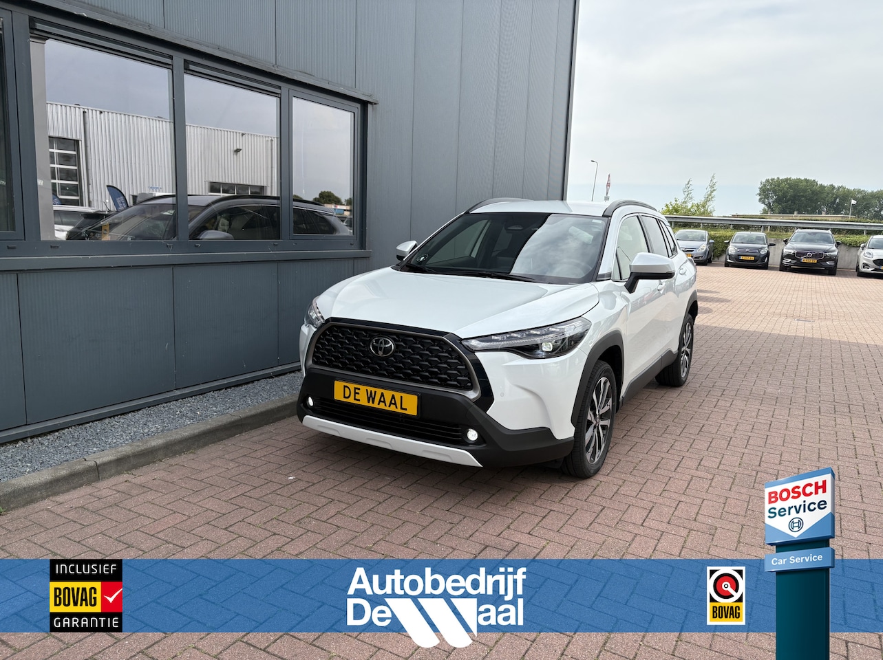 Toyota Corolla Cross - 1.8 Hybrid Style + Automaat KEYLESS/CAMERA/NAVI/DODEHOEK/WINTERPACK - AutoWereld.nl