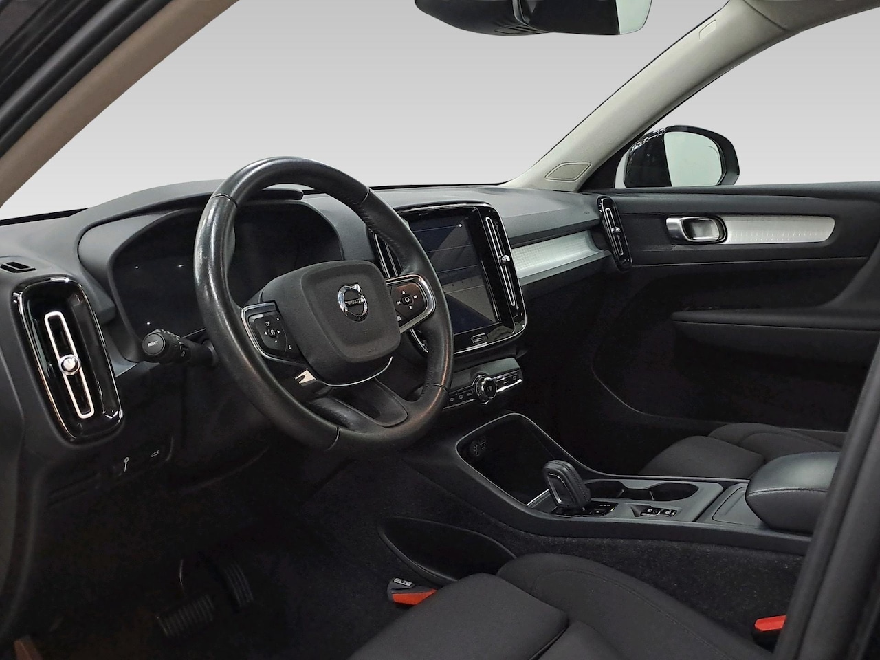 Volvo XC40 - T2 129PK AUTOMAAT BUSINESS PRO NAVI TEL PDC LED CRUISE NAP - AutoWereld.nl