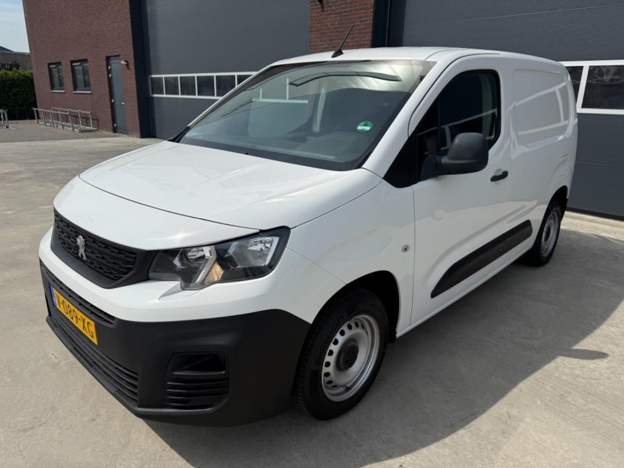 Peugeot Partner - 1.6 BlueHDI Pro*Airco*Bluetooth*Usb*Multimedia*Cruise Control - AutoWereld.nl