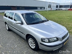 Volvo V70 - 2.4 Comfort Line Automaat LPG / APK / NAP / Airco /