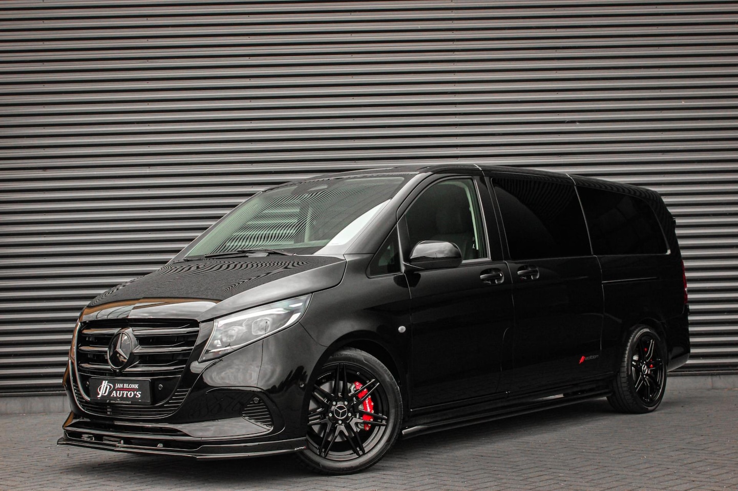 Mercedes-Benz Vito - 119 CDI L3 SPORT DUBBEL CABINE / DC / BPM VRIJ / FULL BLACK / 2X SCHUIFDEUREN / AMG / VERL - AutoWereld.nl