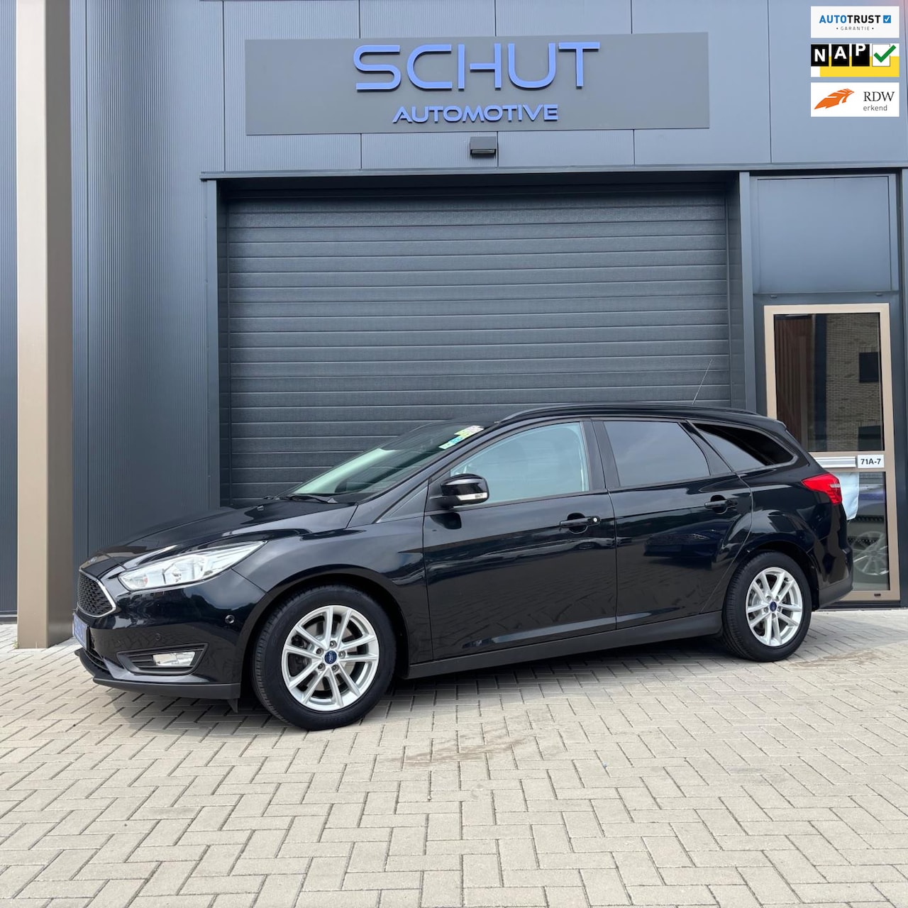 Ford Focus Wagon - 1.5 Business Edition CLIMA | NAVI |STOELVERWARMING | STUURVERWARMING | PDC - AutoWereld.nl