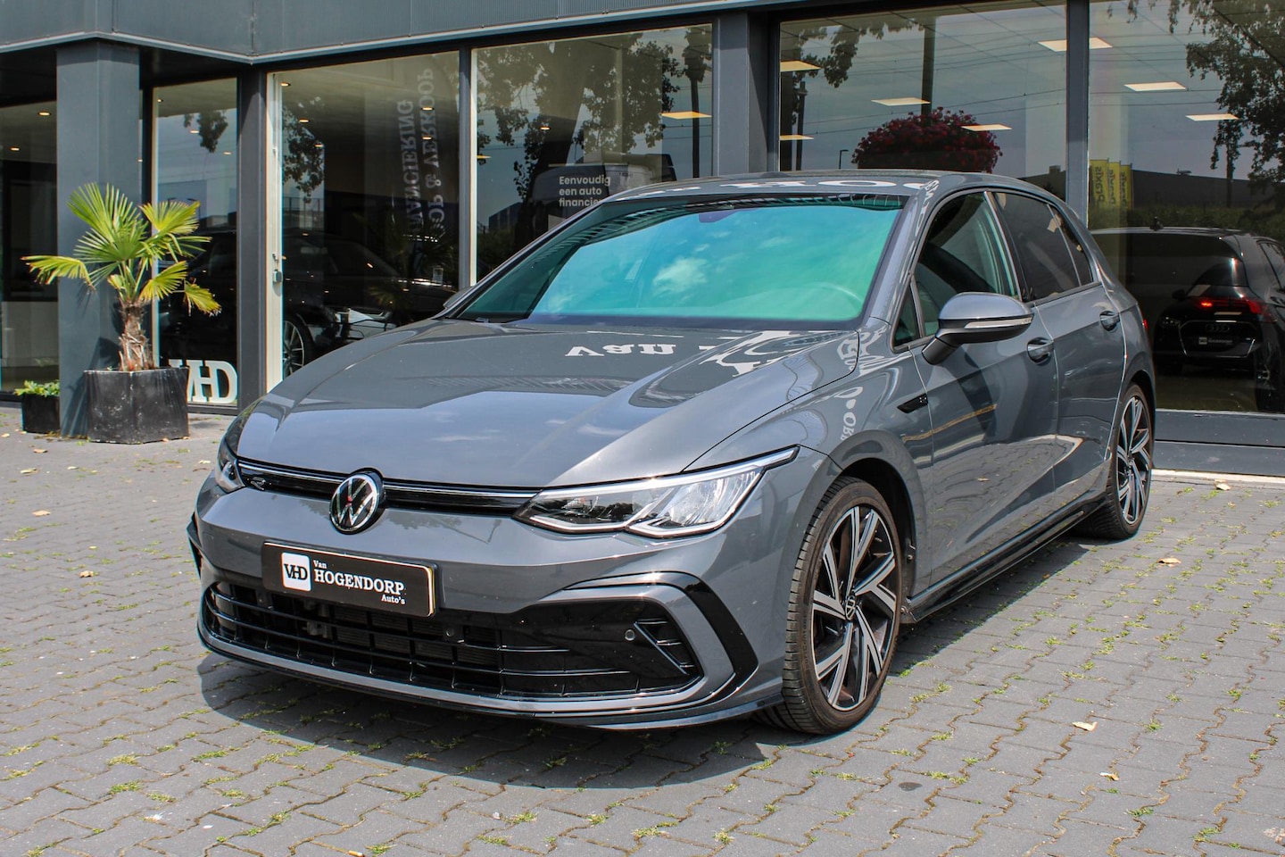 Volkswagen Golf - 1.5 eTSI R-Line Business+ NAVI LED CAMERA DSG7 - AutoWereld.nl