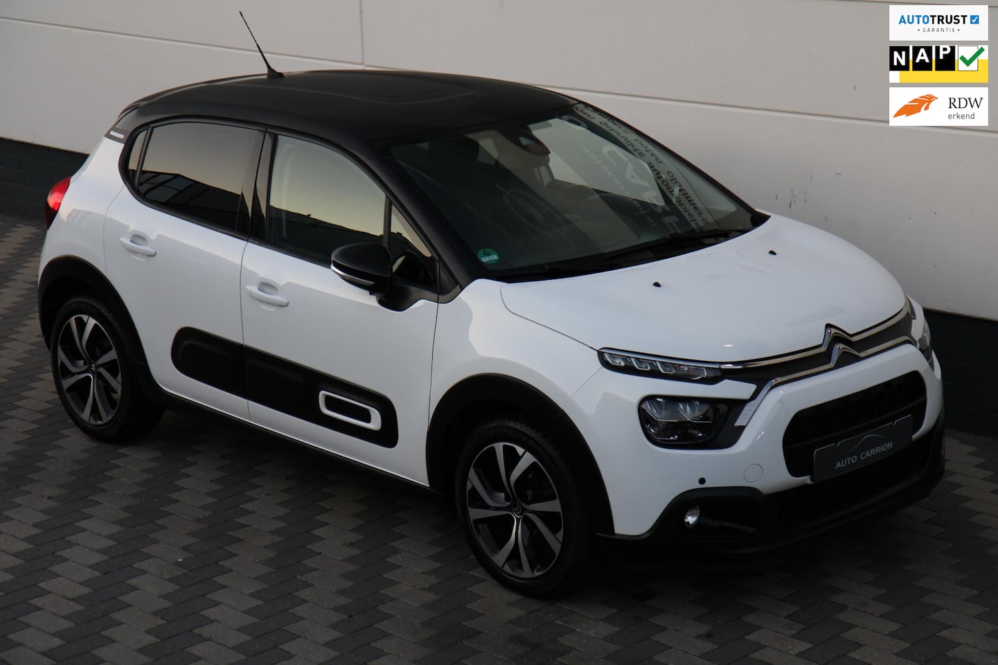 Citroën C3 - 1.2 PureTech Shine Navi Carplay Camera Db-Riem VV! - AutoWereld.nl