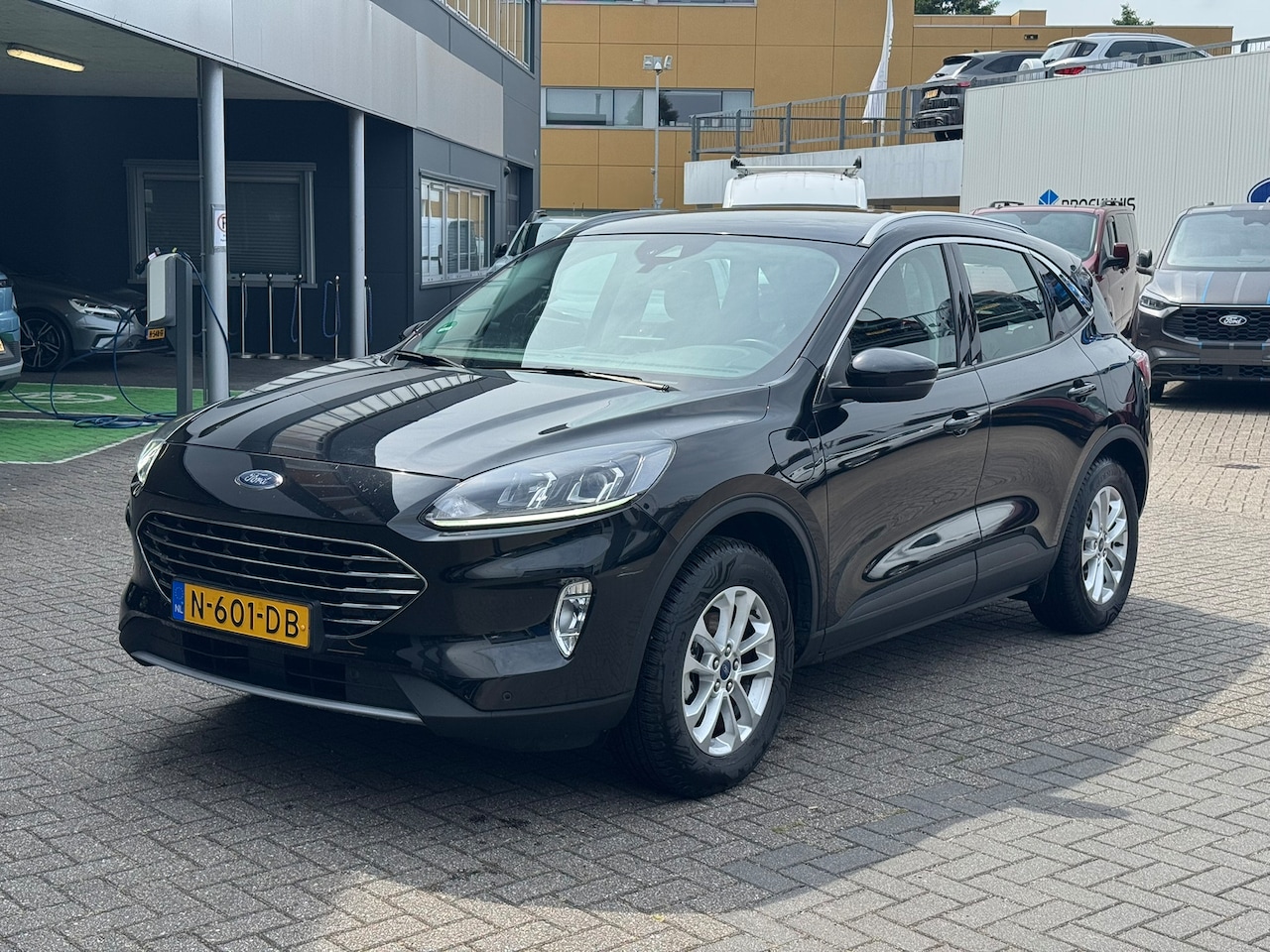 Ford Kuga - 2.5 PHEV Titanium | Trekhaak elektrisch uitklapbaar | Navigatie | Apple Carplay/Android Au - AutoWereld.nl