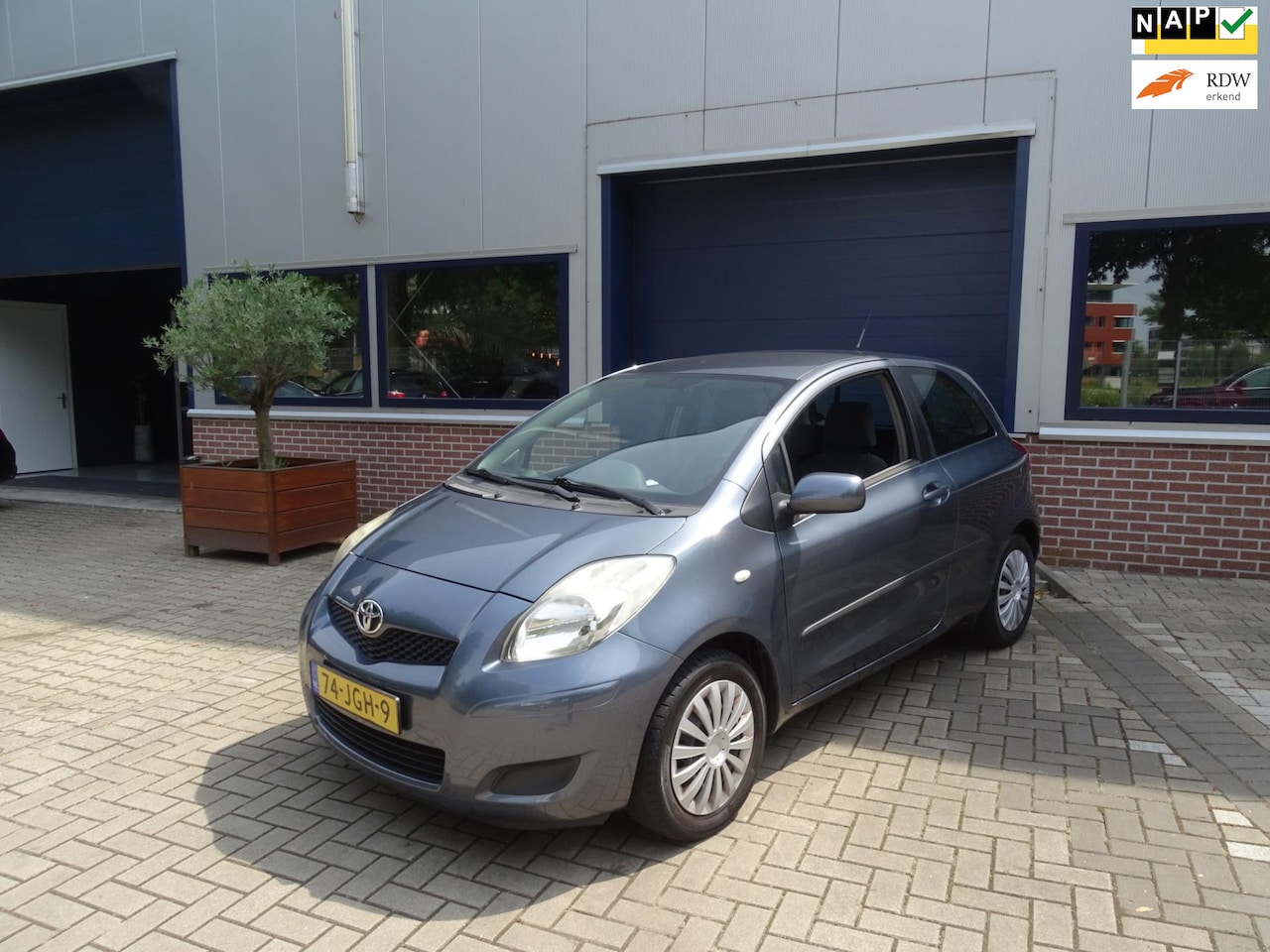 Toyota Yaris - 1.3 VVT-i Aspiration 1.3 VVTi Aspiration - AutoWereld.nl