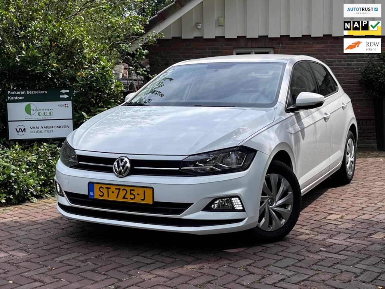 Volkswagen Polo - 1.6 TDI Comfortline | Navi | CarPlay | ACC | Trekhaak | Distr.-riem verv. | NL-auto | All- - AutoWereld.nl