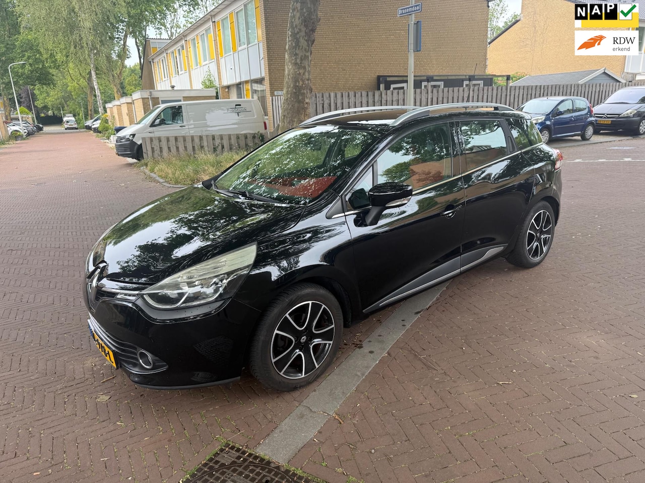 Renault Clio Estate - Airco / navigatie / bouwjaar 2015 / leuke auto - AutoWereld.nl