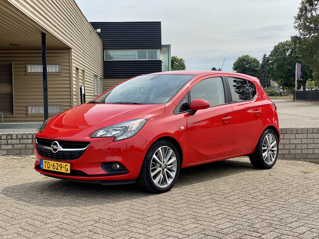 Opel Corsa - 1.4 Turbo Innovation [ apple car,airco,17``lmv,pdc ] - AutoWereld.nl