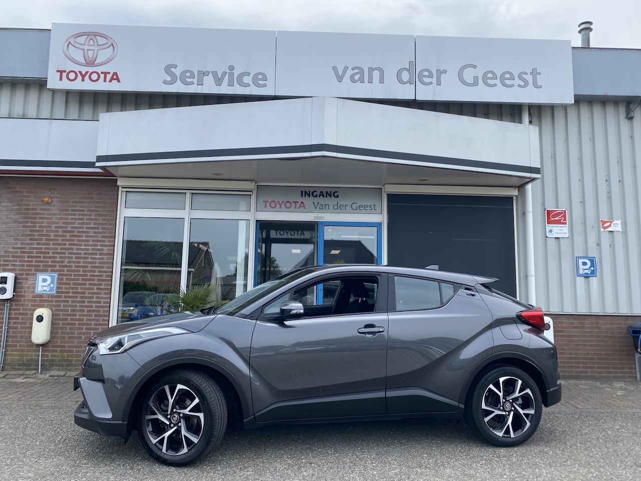 Toyota C-HR - 1.2T 116PK Dynamic Trekhaak 1300 KG Trekgewicht - AutoWereld.nl