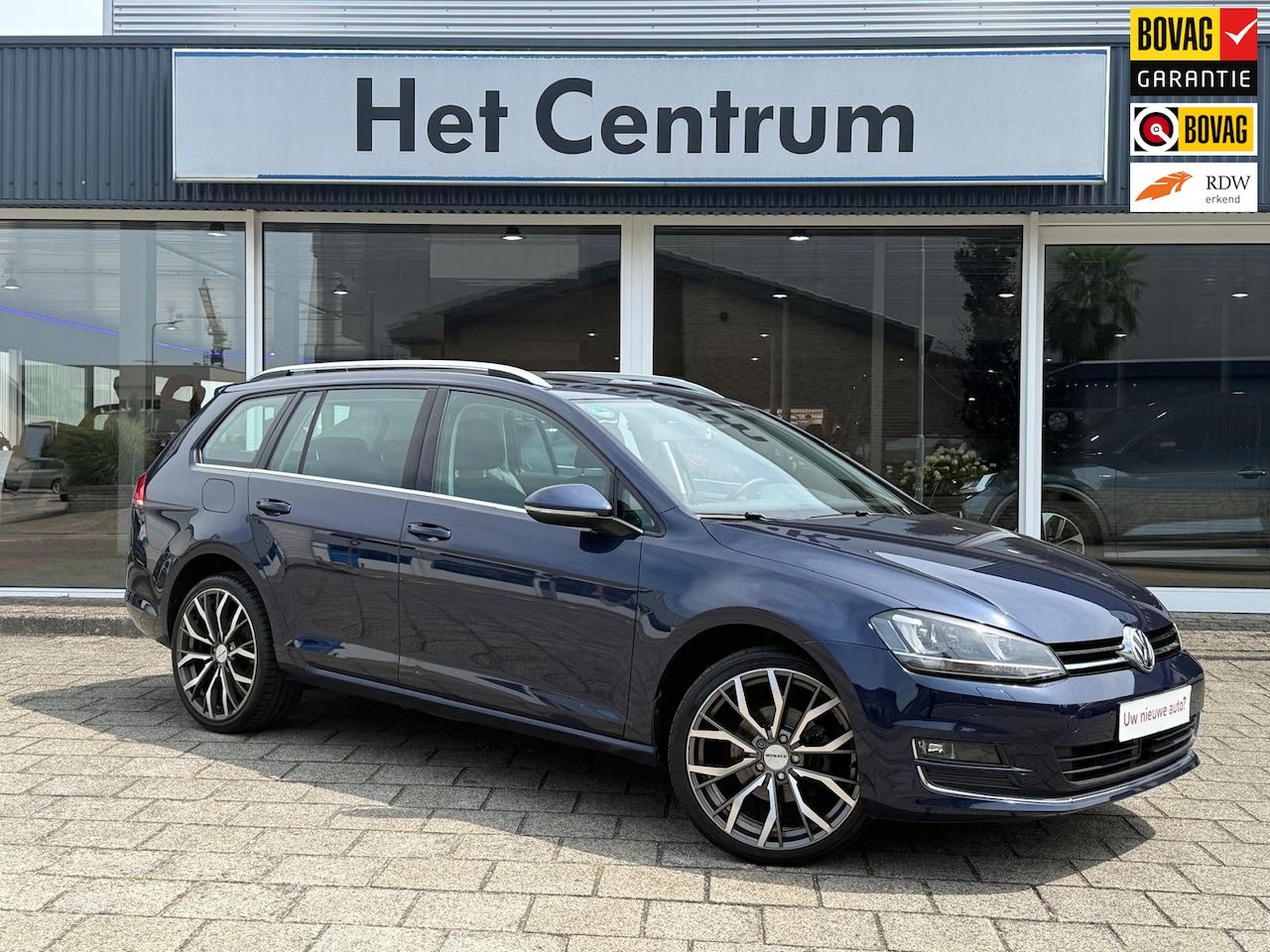 Volkswagen Golf Variant - 1.4 TSI Highline Pano - Trekhaak - Alcantara - Navi - App Connect - Xenon - Camera - AutoWereld.nl