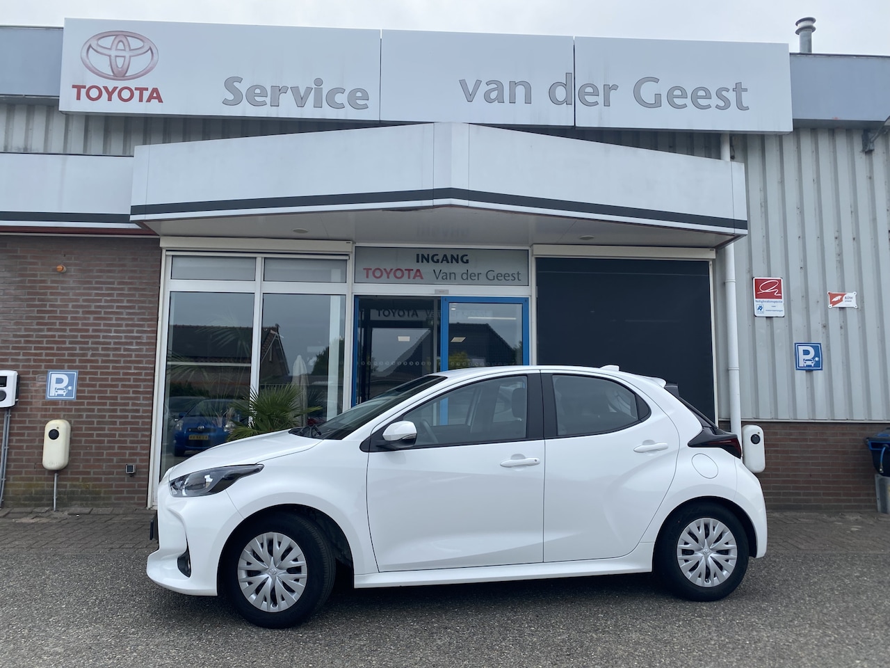 Toyota Yaris - 1.5 Hybrid Active 1.5 Hybrid Active - AutoWereld.nl