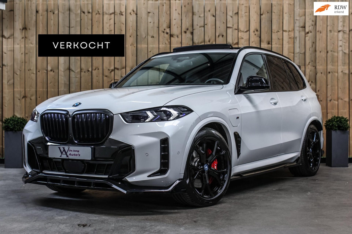 BMW X5 - XDrive50e M-Sport *Sky-Lounge*M-Stoelen*H/K*Laser*Massage* - AutoWereld.nl