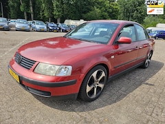 Volkswagen Passat - 1.8-5V Turbo Trendline