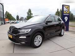 Volkswagen T-Roc - 1.0 TSI Style Clima, ACC, Trekhaak, NL auto Zomer aanbieding