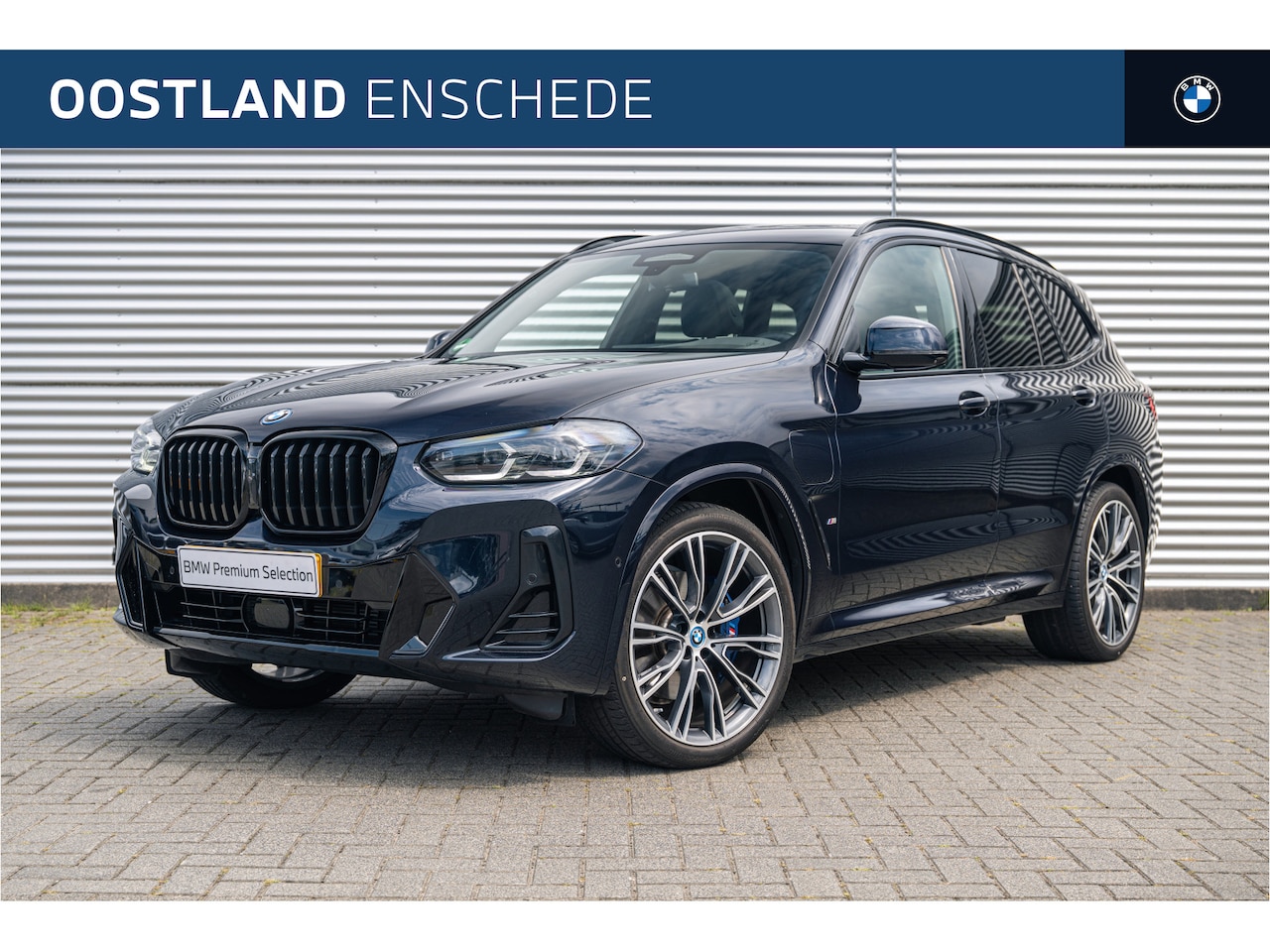 BMW X3 - xDrive30e High Executive M Sport Automaat / Panoramadak / Trekhaak / Harman Kardon / Sport - AutoWereld.nl