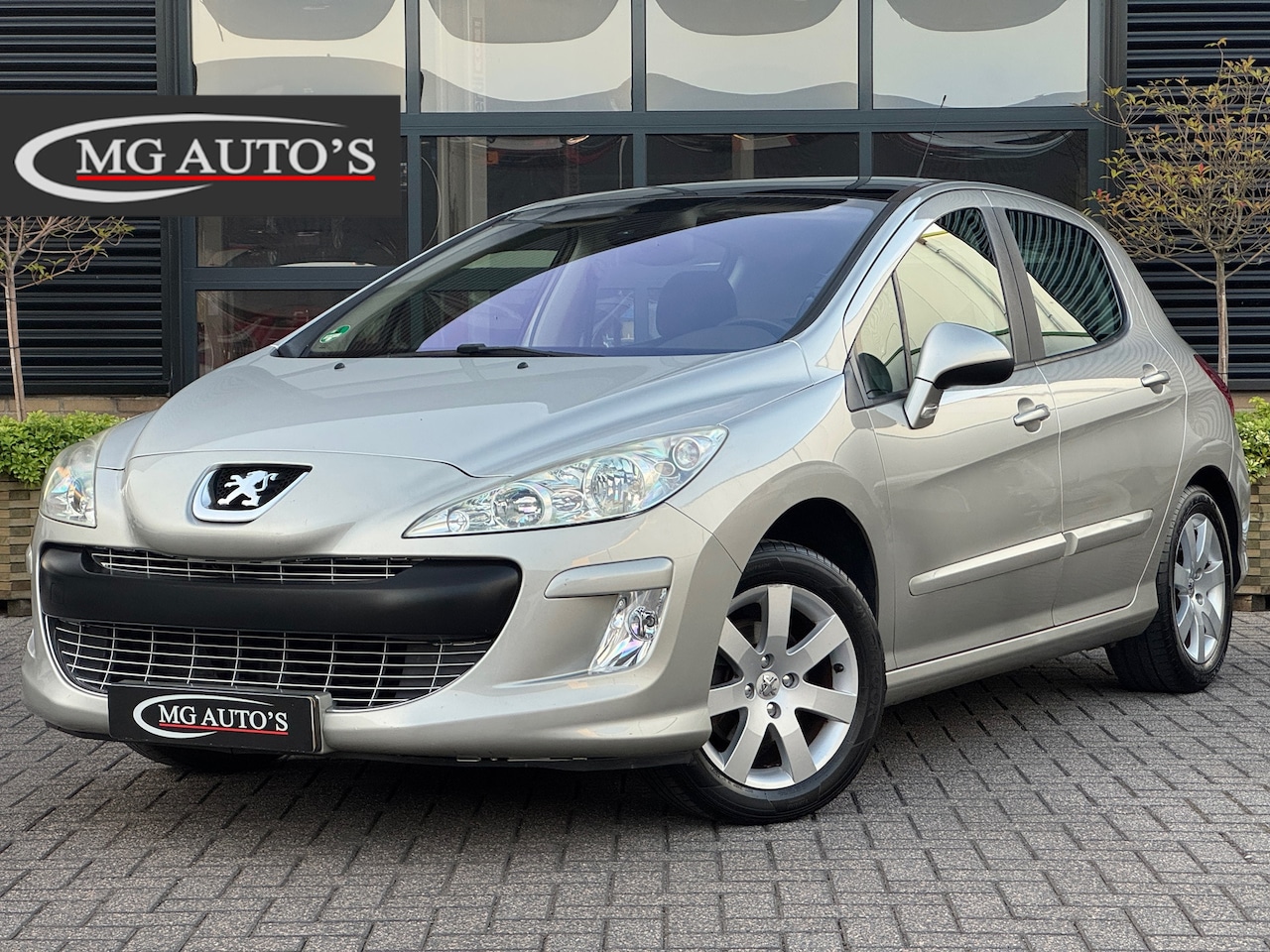 Peugeot 308 - 1.6 VTi XT | Panoramadak | Trekhaak | Cruise Control | Climate Control | Licht/Regen Senso - AutoWereld.nl