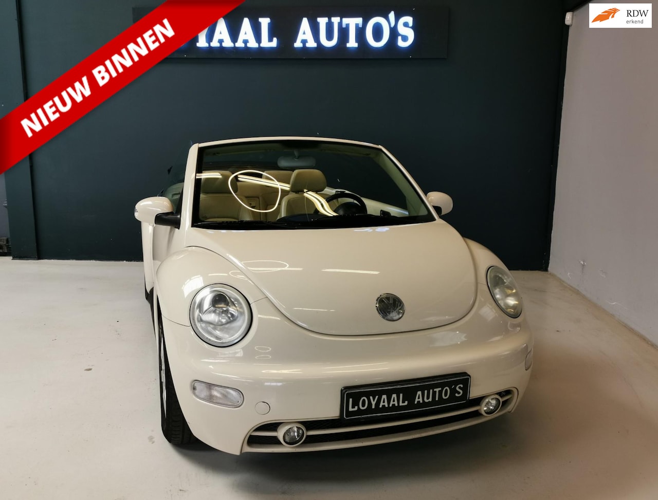 Volkswagen New Beetle Cabriolet - 2.0 | LEDER | STOEL.VERW | APK. - AutoWereld.nl