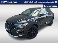 Volkswagen T-Roc - 1.5 TSI 150PK Sport / Black Style / Zwenkbare Trekhaak / Stoelverwarming / Achteruitrijcam