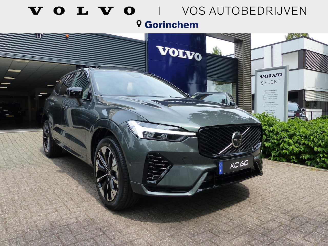 Volvo XC60 - 2.0 T6 Plug-in hybrid AWD Plus Dark Uit voorraad leverbaar| Schuif/kanteldak | 360 Camera - AutoWereld.nl