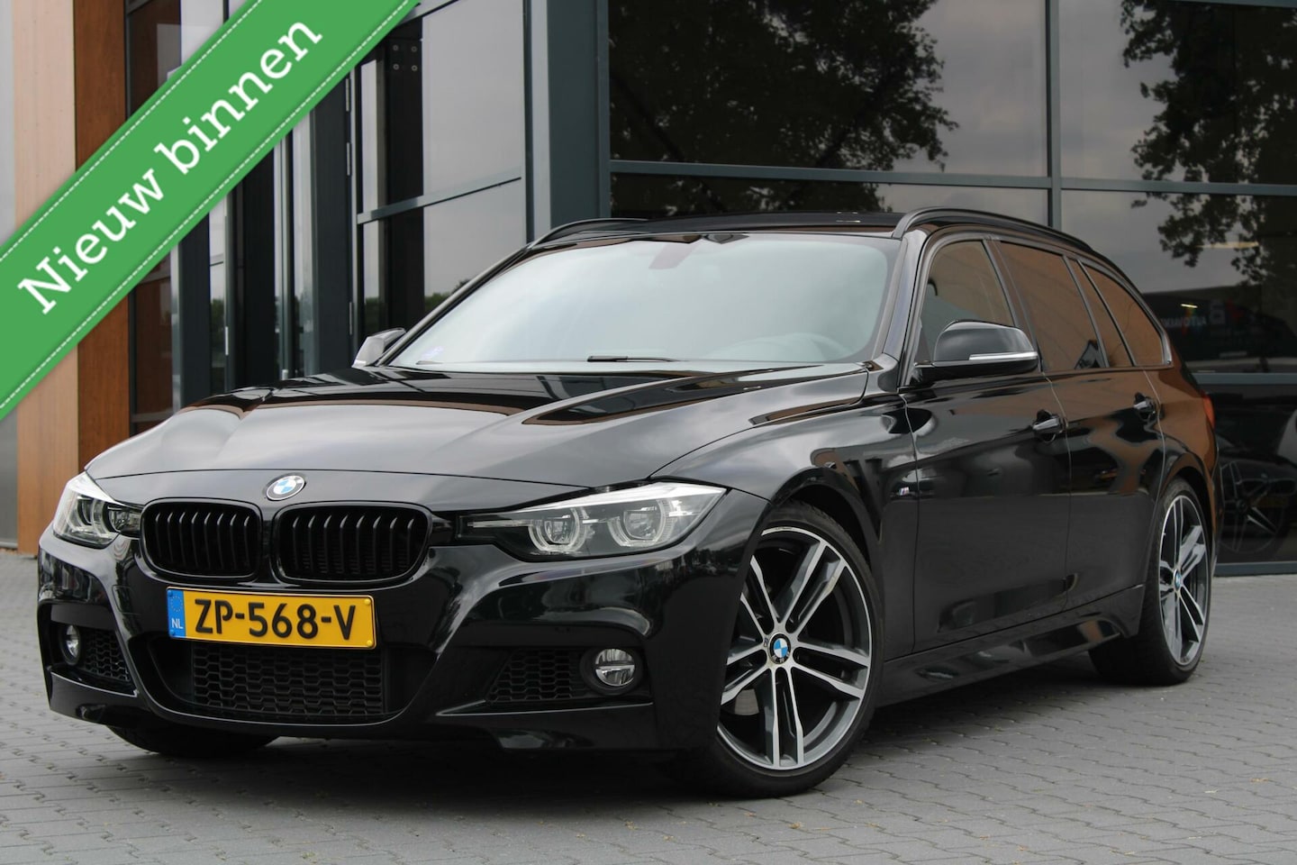 BMW 3-serie Touring - 318i M-Sport Automaat | Sportstoelen | Trekhaak - AutoWereld.nl
