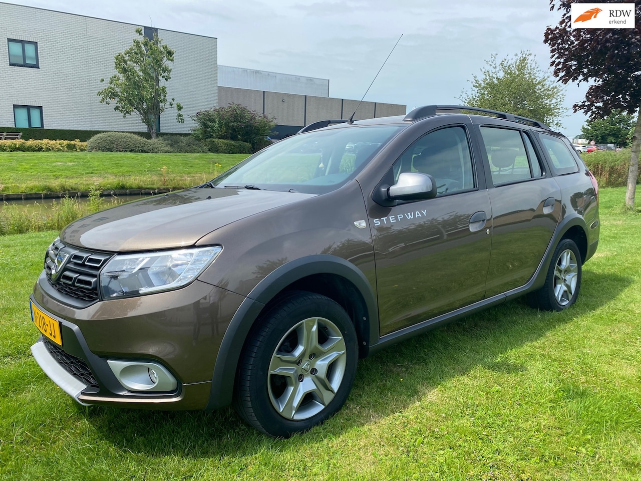Dacia Logan MCV - 2019 * 0.9 TCe Stepway * LMV * NAVI * ACHTERUITRIJ CAMERA - AutoWereld.nl