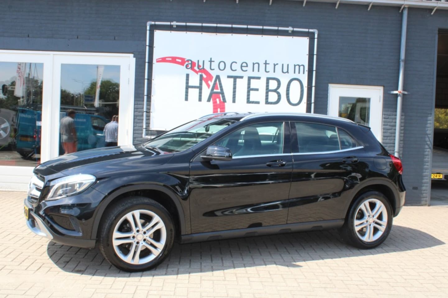 Mercedes-Benz GLA-Klasse - 180 Ambition sport Navi+ Climate Cruise Xenon LED Automaat! Nw.staati - AutoWereld.nl